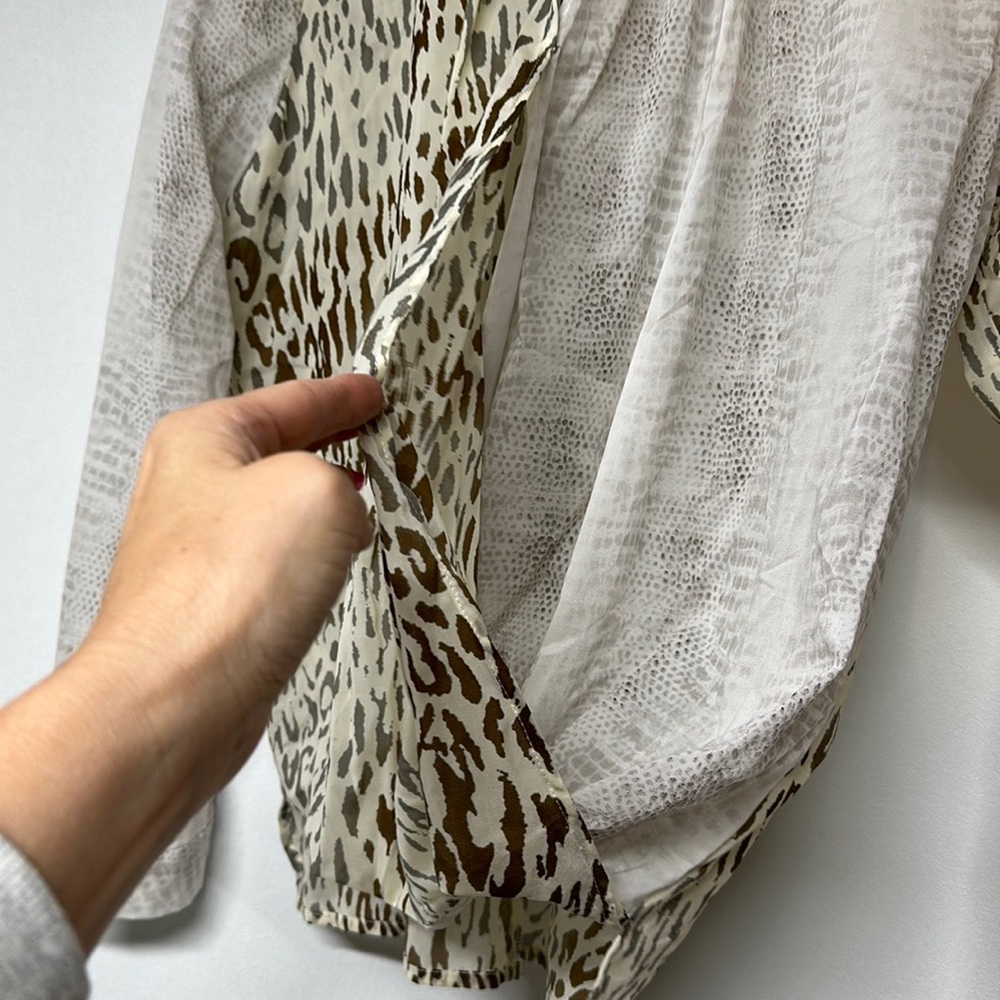 Symphony & Note Blouse - Picture 2 of 6